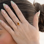 我买了一枚戒指……最后把我的指甲和它搭配起来了！