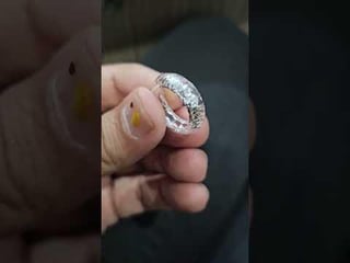 15 克拉刻面实验室钻石戒指（实验室种植）——一件正在制作中的艺术品。