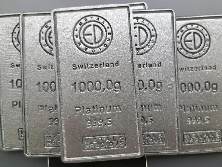 Platinum Gains Appeal as Rising Gold Prices Shift Consumer Preferences