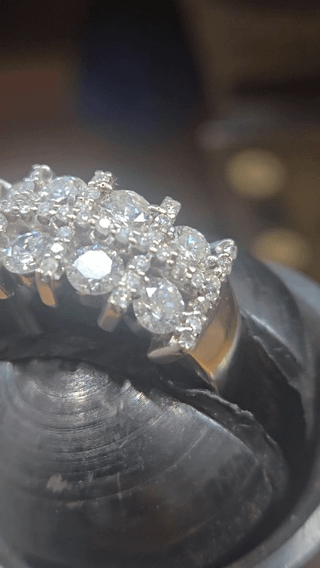 镊子让钻石飞起来