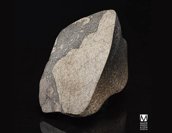 地球上的月球宝藏：发现正宗月球岩石的最佳地点