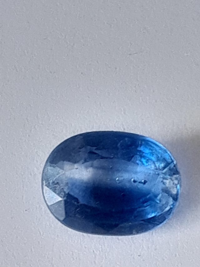 有人接触过蓝色蓝晶石宝石吗？将这颗宝石镶嵌在金戒指上的风险有多大？我不想打破或打破这个。